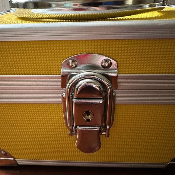 Locking Hard Shell Storage Case - Picture 5 of 12